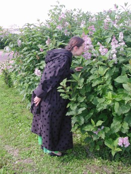 Anya spelling the lilacs in the Field of Mars